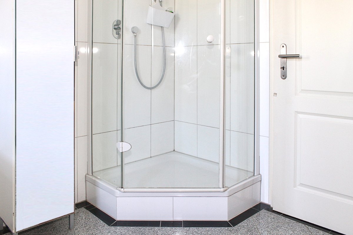 Untere Ebene Badezimmer Dusche Untere Ebene Badezimmer Dusche