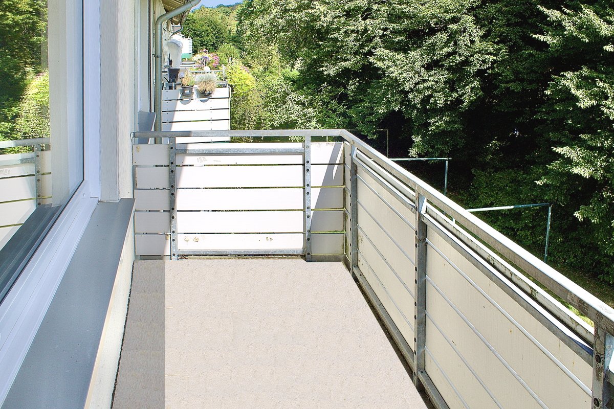 Balkon Blick nach links Balkon Blick nach links
