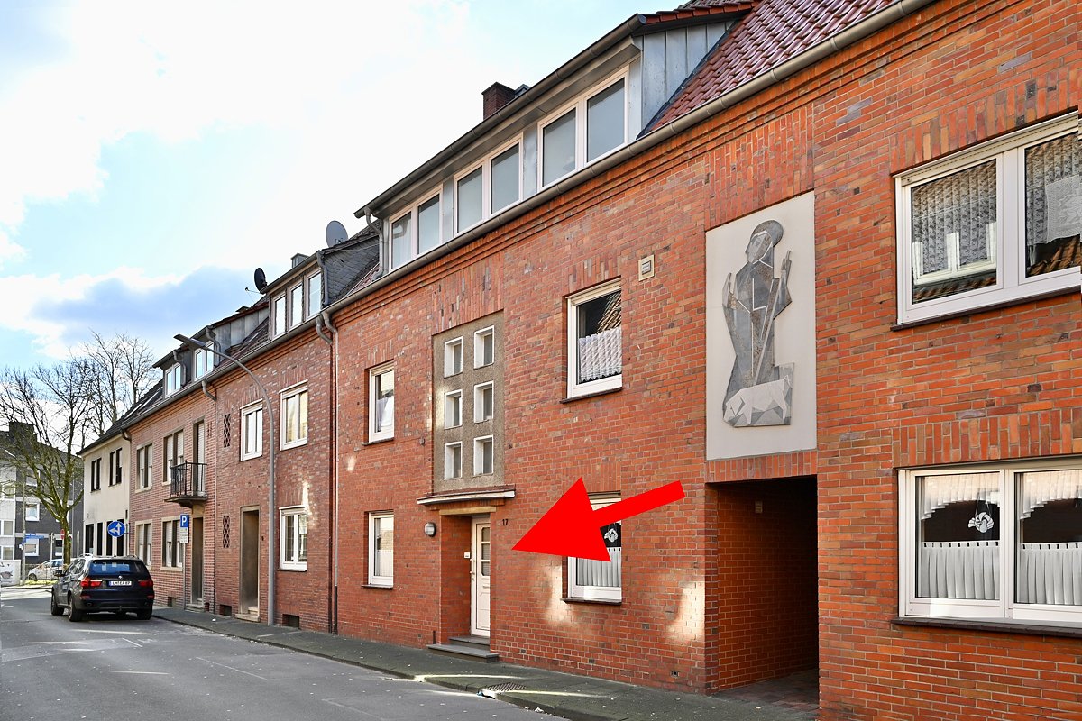 Hausansicht Blick nach links Hausansicht Blick nach links