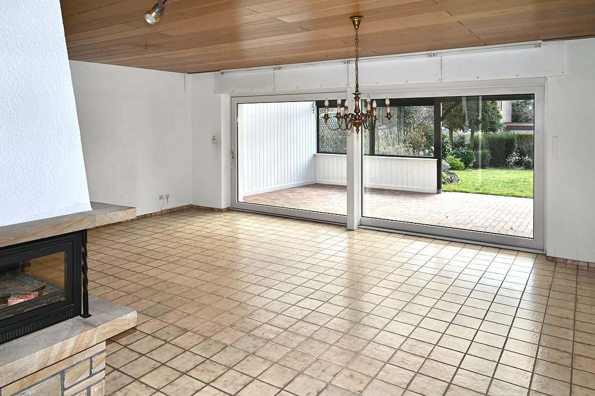EG Wohnzimmer Blick zur Terrasse EG Wohnzimmer Blick zur Terrasse