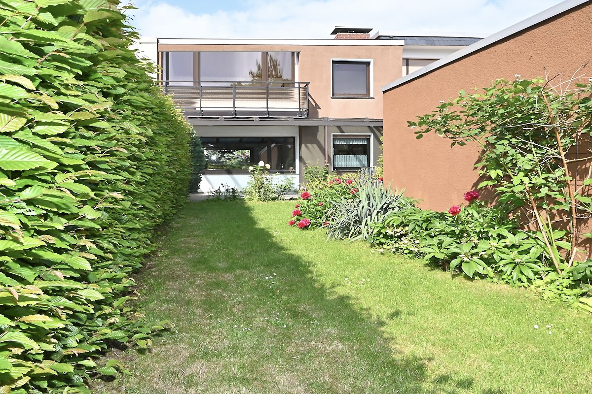Garten Blick zum Haus Garten Blick zum Haus