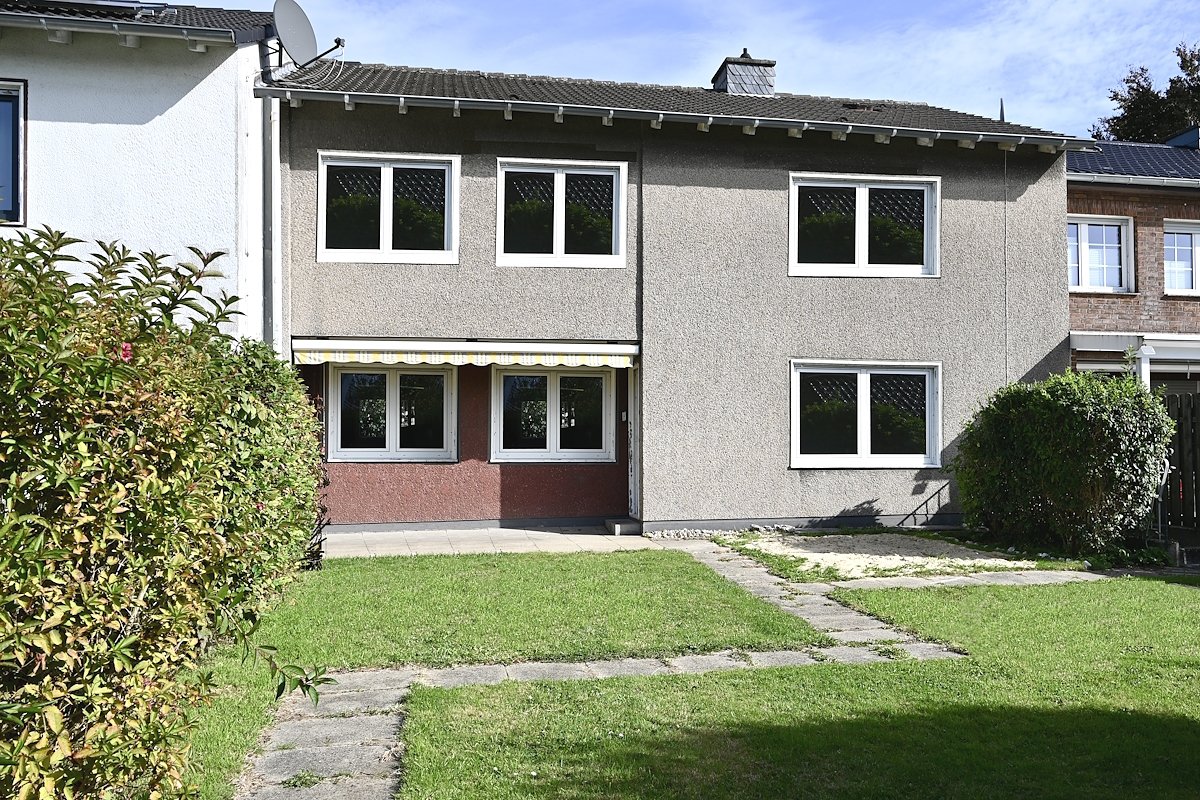 Garten Blick zum Haus Garten Blick zum Haus