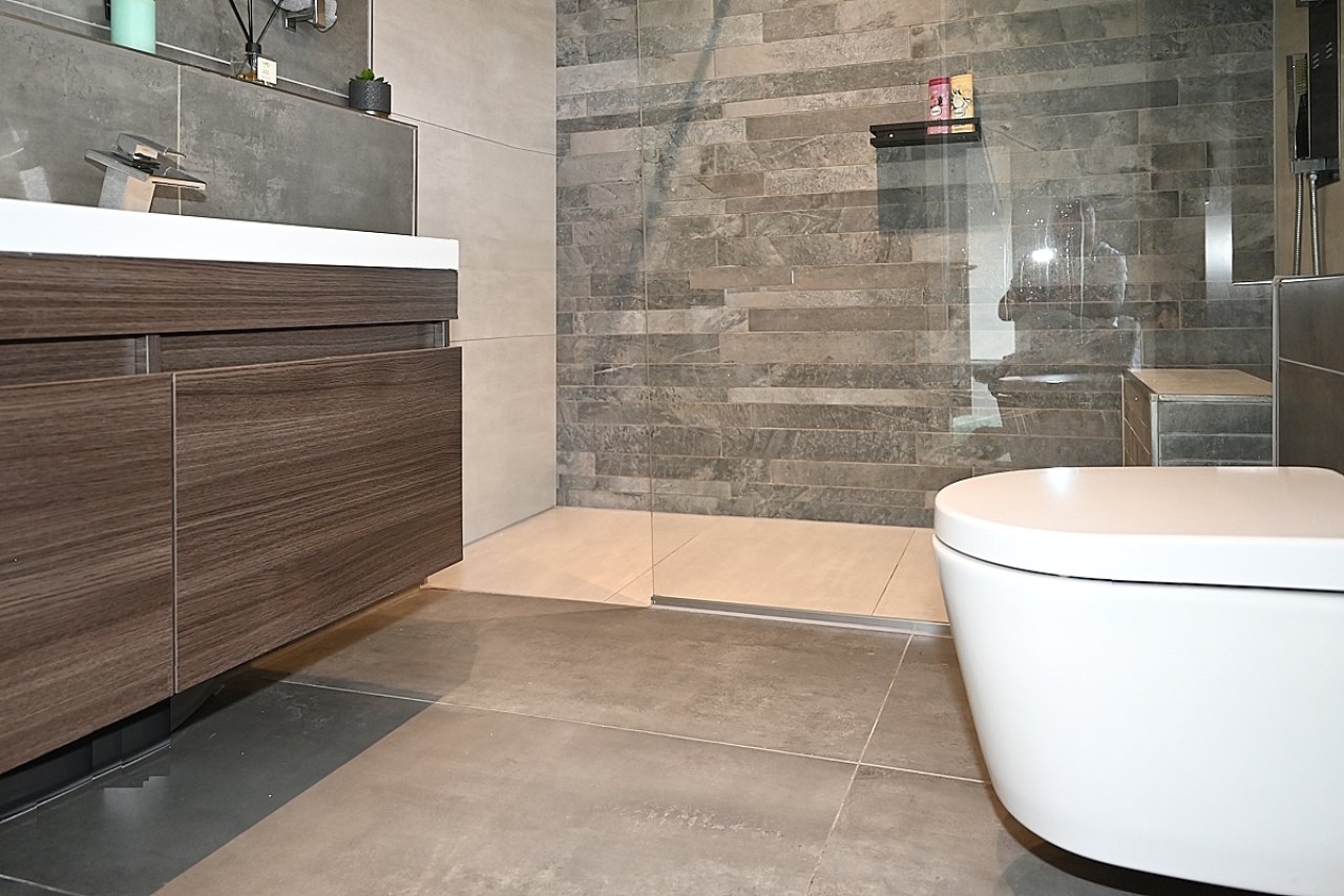 EG Gäste-WC Walk-In Dusche EG Gäste-WC Walk-In Dusche