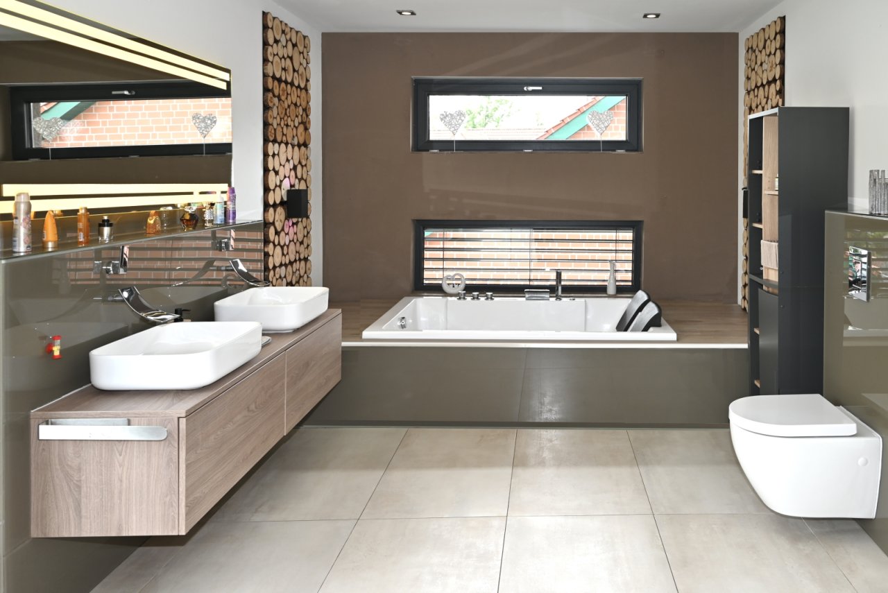 OG Master-Badezimmer OG Master-Badezimmer
