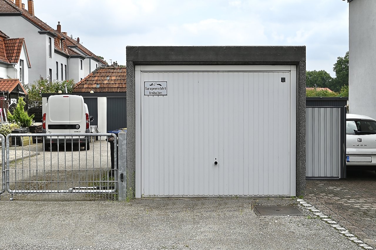 Neuwertige Garage Neuwertige Garage