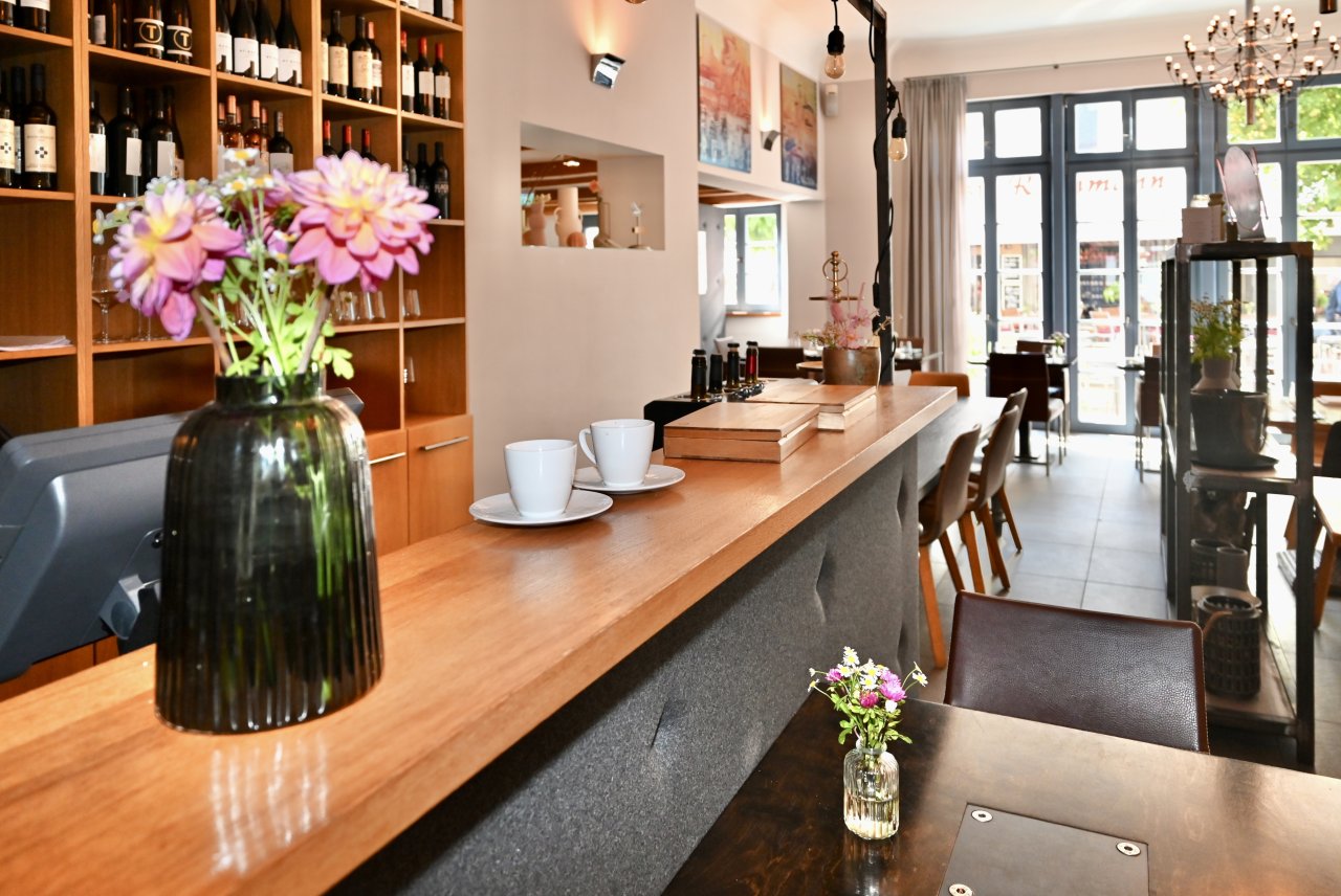 EG Restaurant Bar