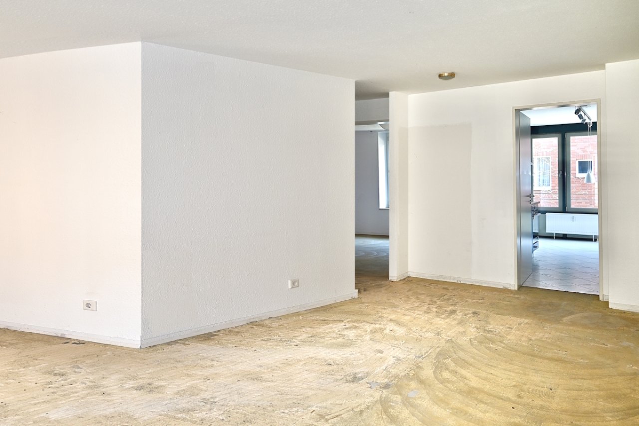Wohnzimmer Blick zur Küche Wohnzimmer Blick zur Küche
