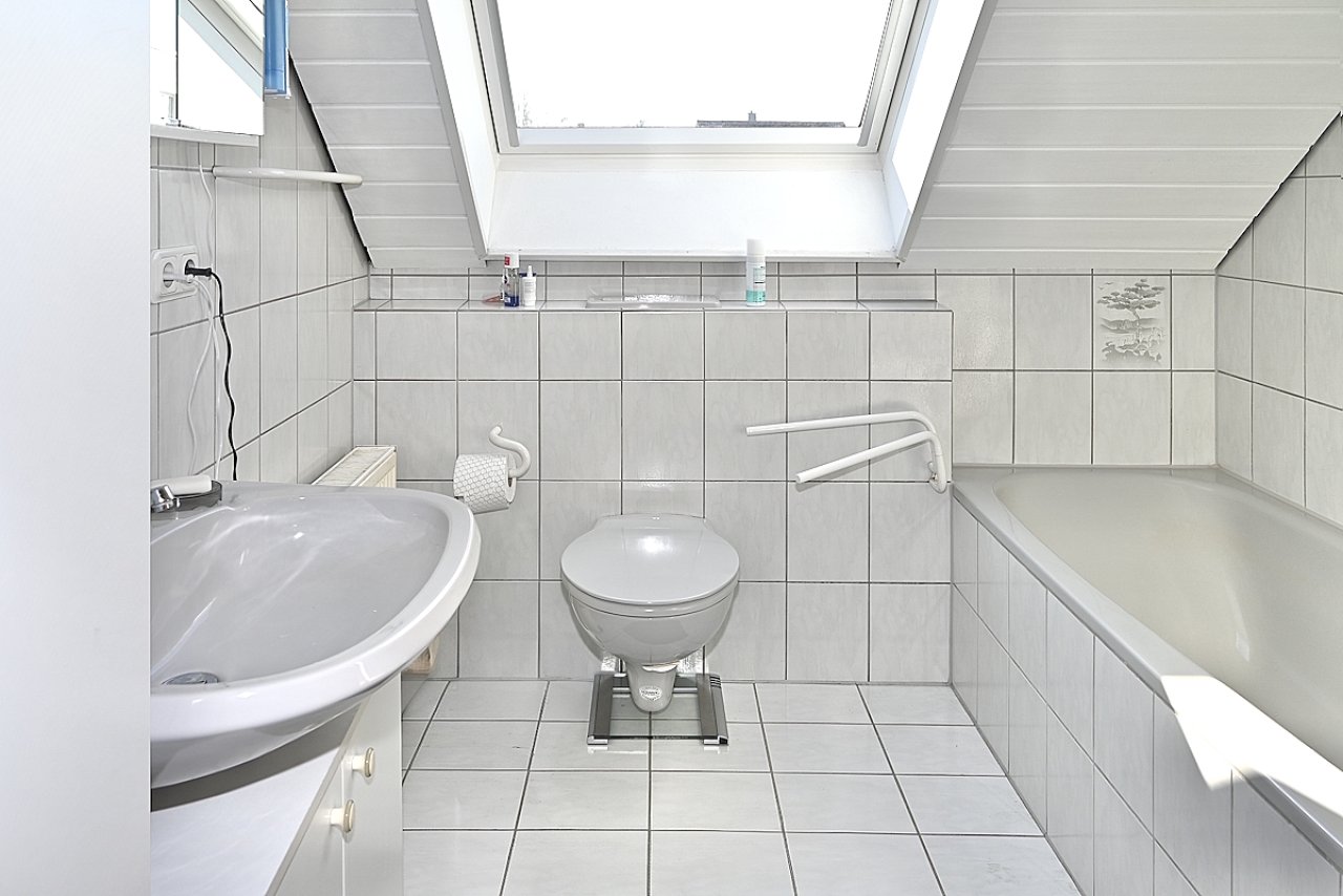 DG Badezimmer DG Badezimmer