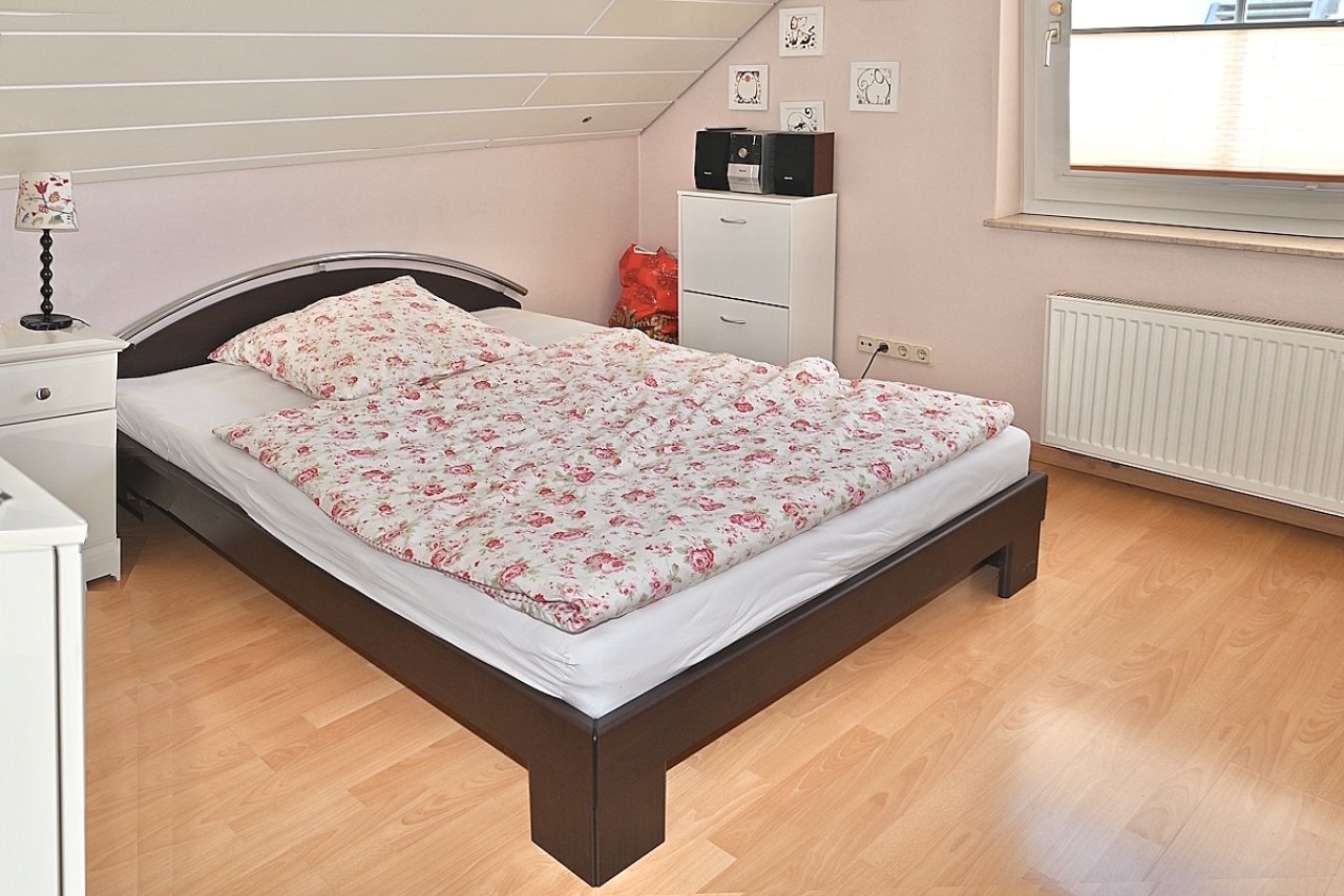 DG Schlafzimmer DG Schlafzimmer