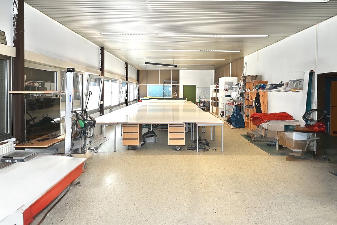 Gewerbehalle innen Gewerbehalle innen
