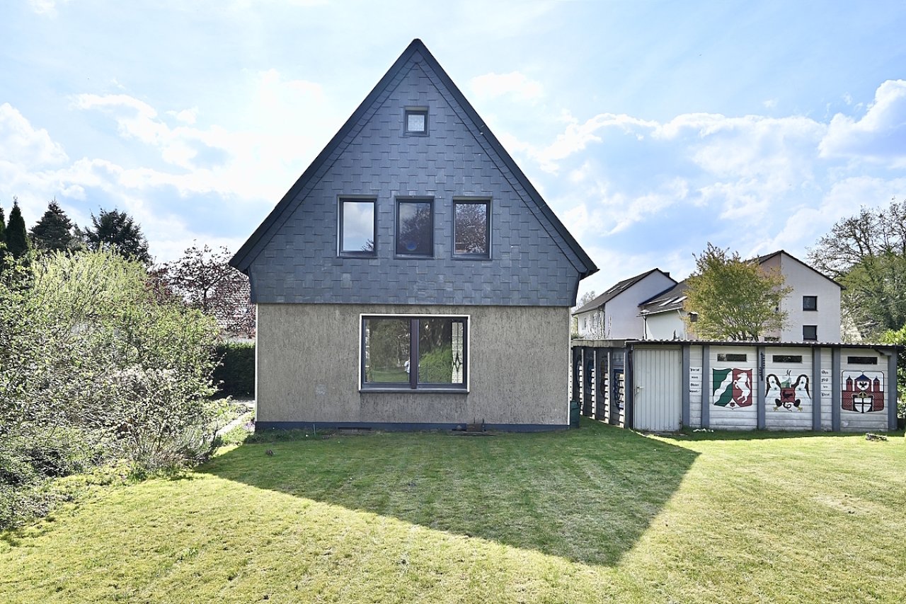 Gartengrundstück Rückseite Haus Gartengrundstück Rückseite Haus