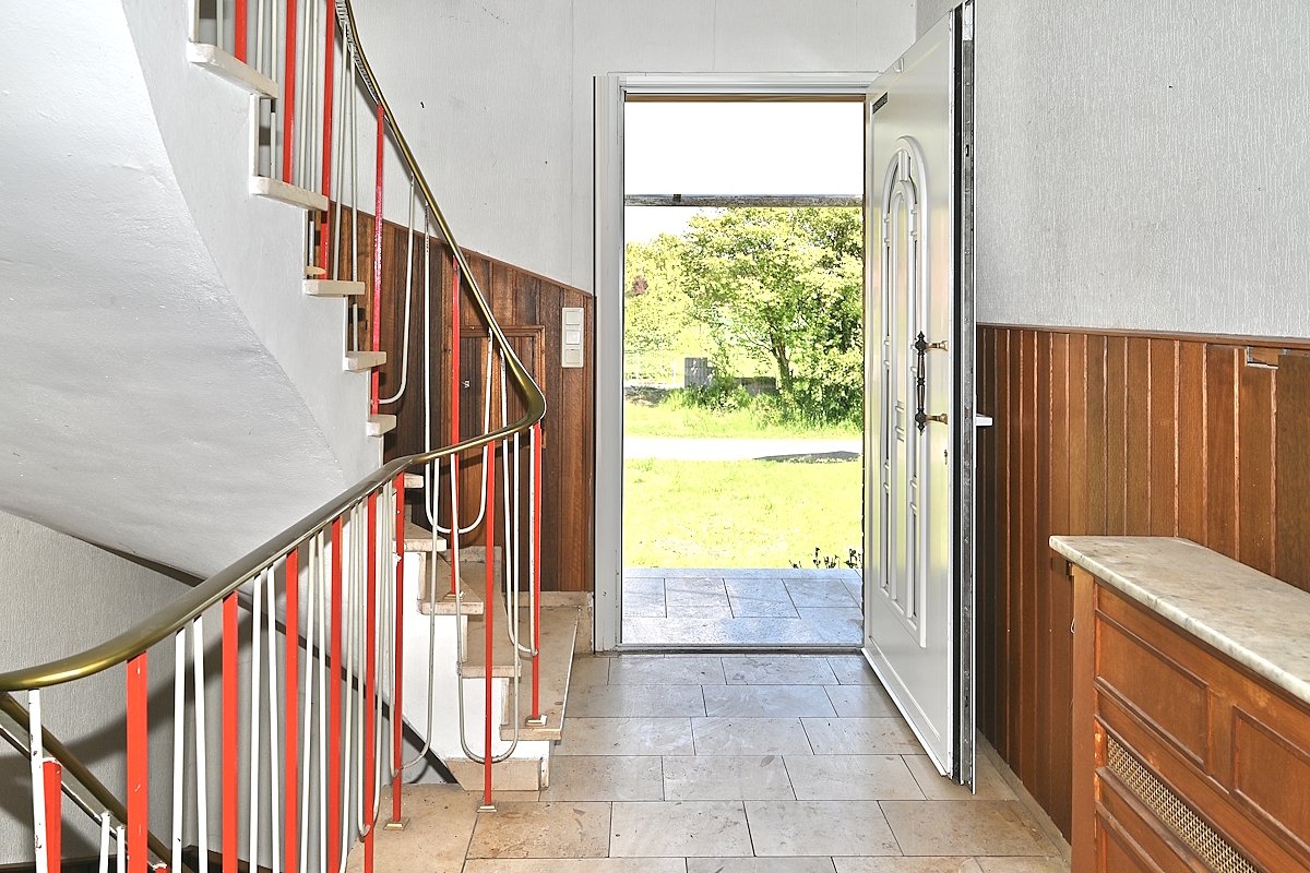 Hauseingang Treppenhaus EG