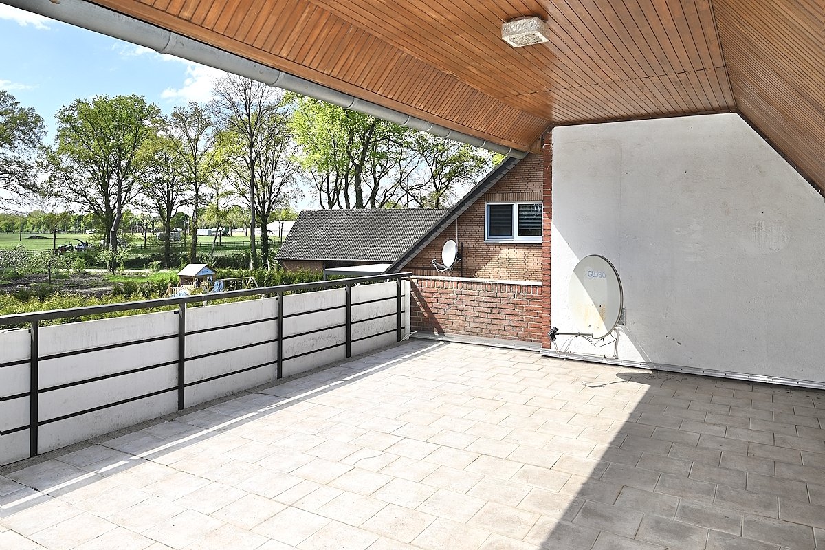 Loggia / Dachterrasse DG