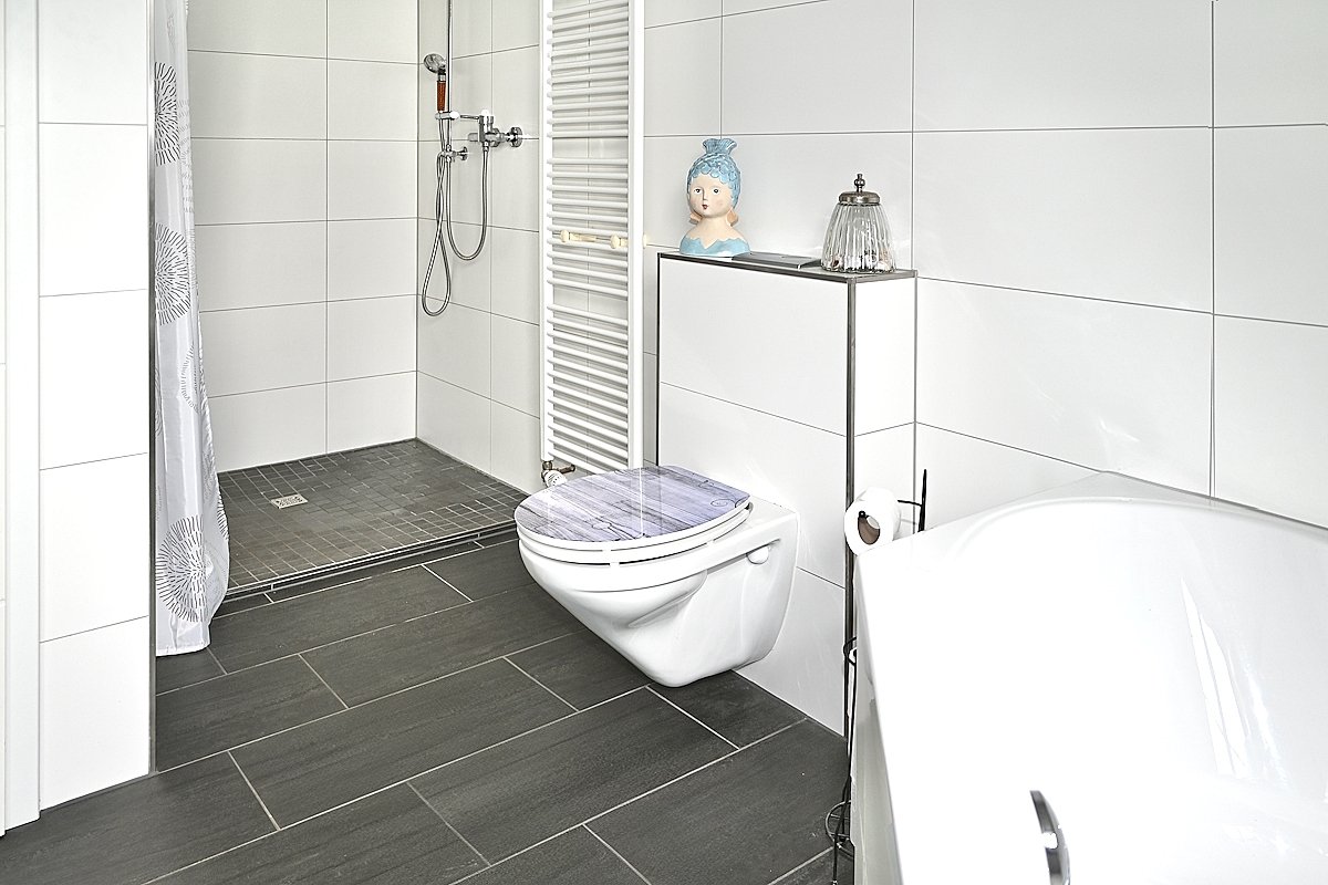 DG Badezimmer DG Badezimmer