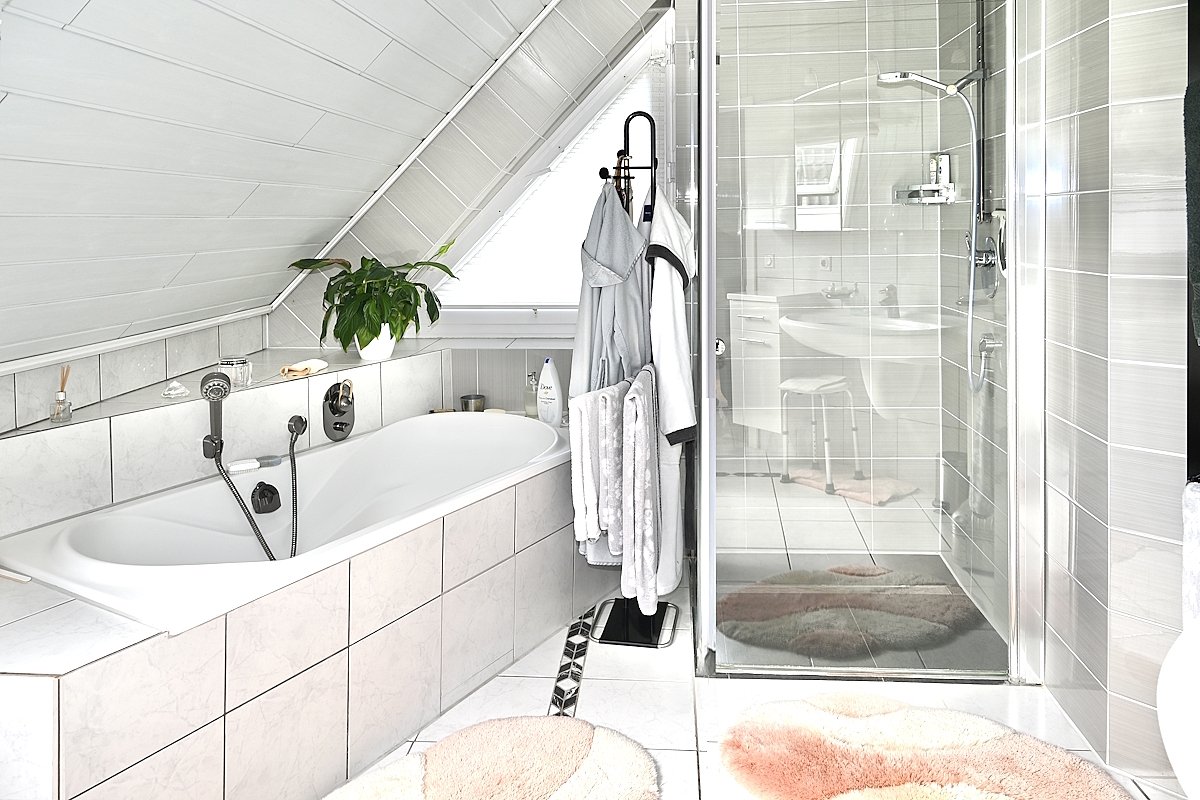 DG Badezimmer DG Badezimmer