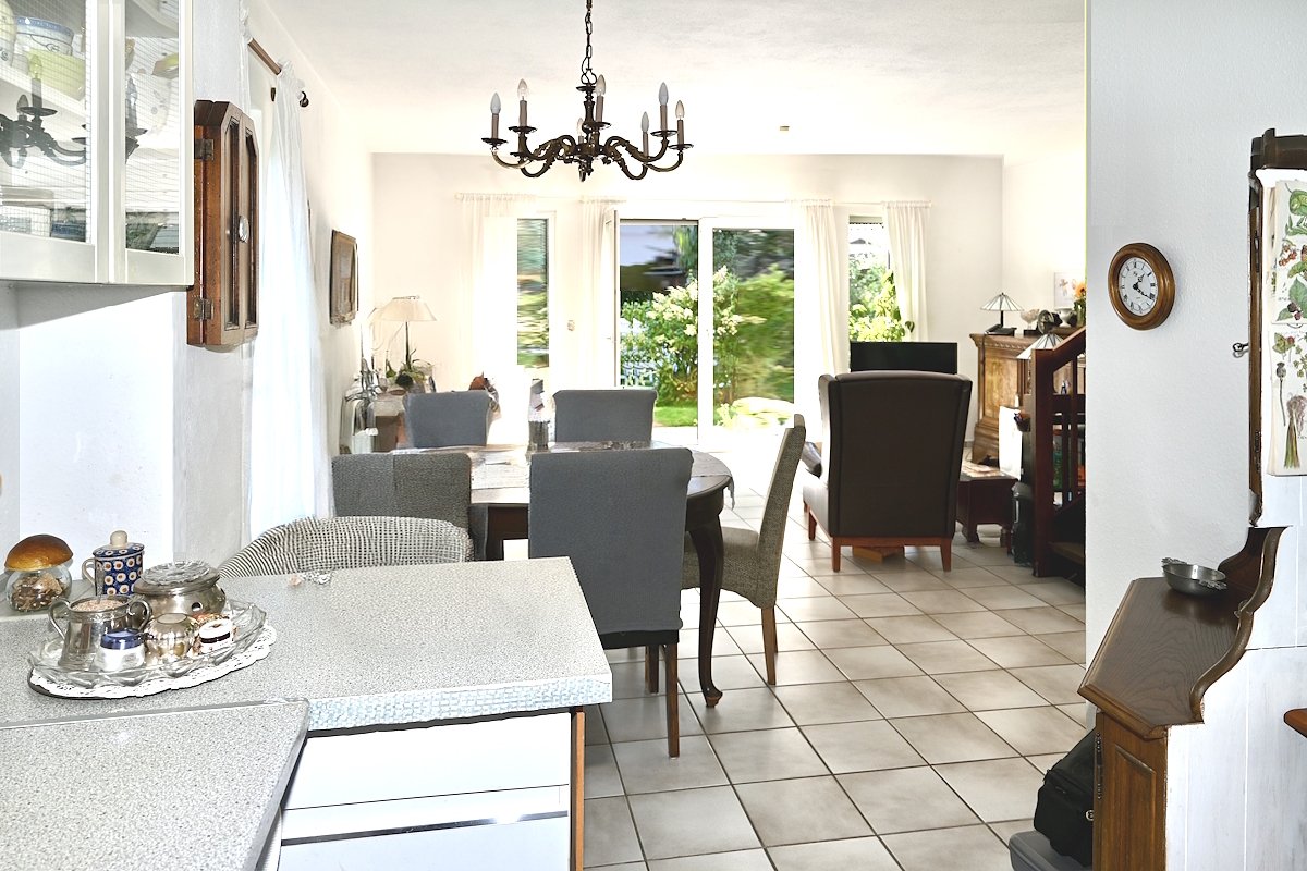 EG Blick von Küche in das Wohnzimmer EG Blick von Küche in das Wohnzimmer