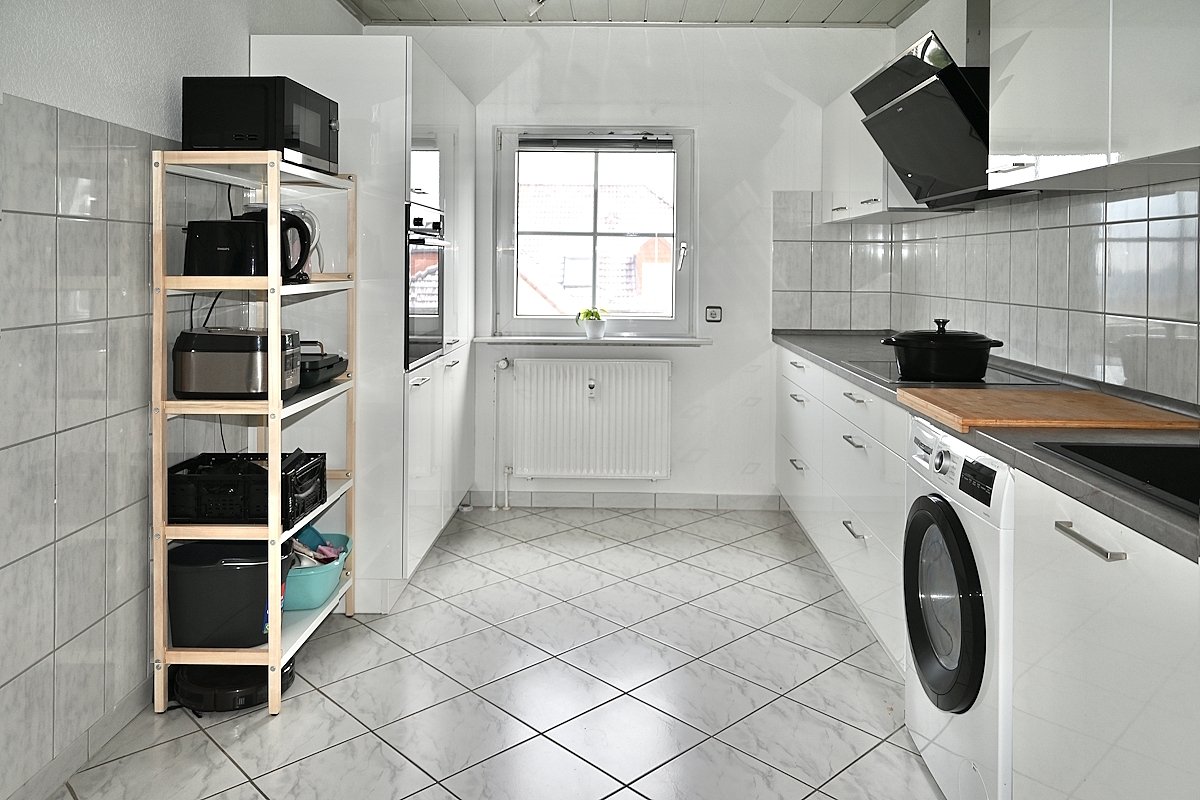 Küche mit Einbauküche