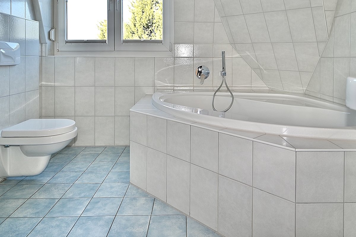 Badezimmer Eckbadewanne