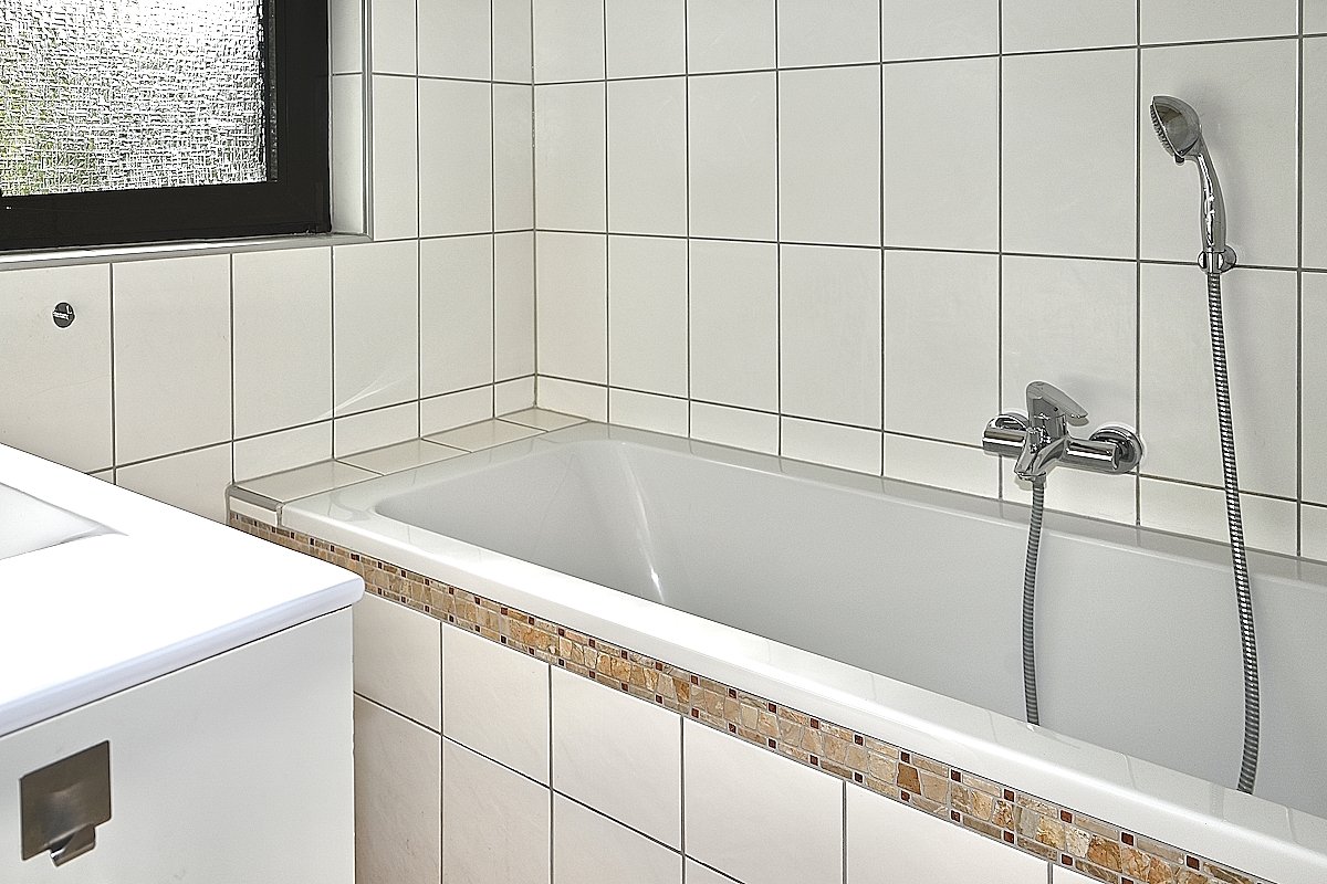 EG Badezimmer Badewanne