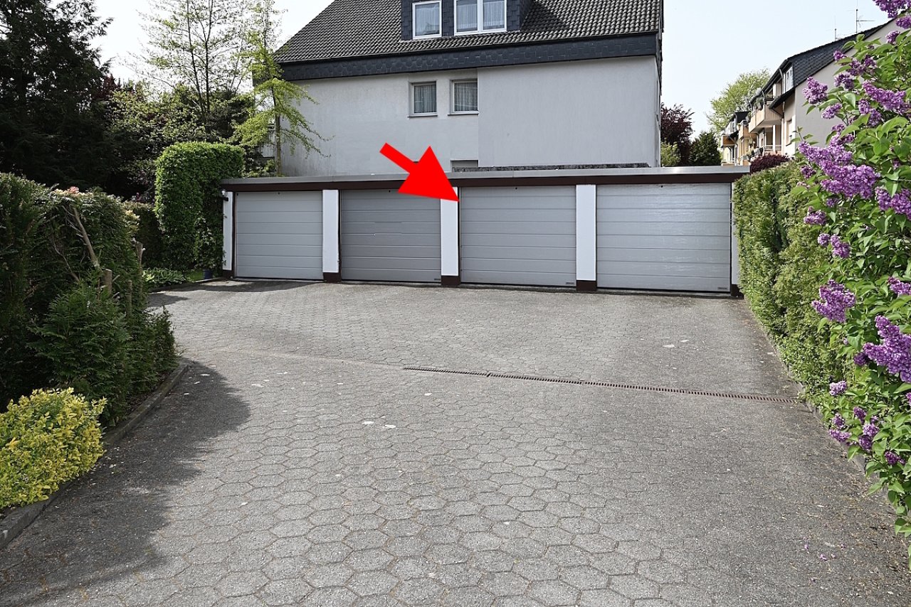 Garage und Hof