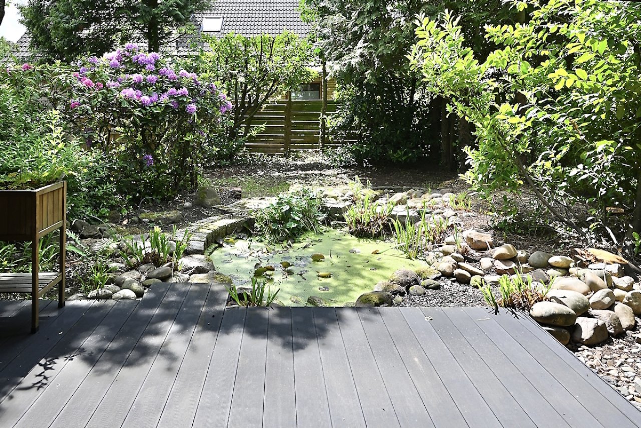 Gartengrundstück mit Teich Gartengrundstück mit Teich