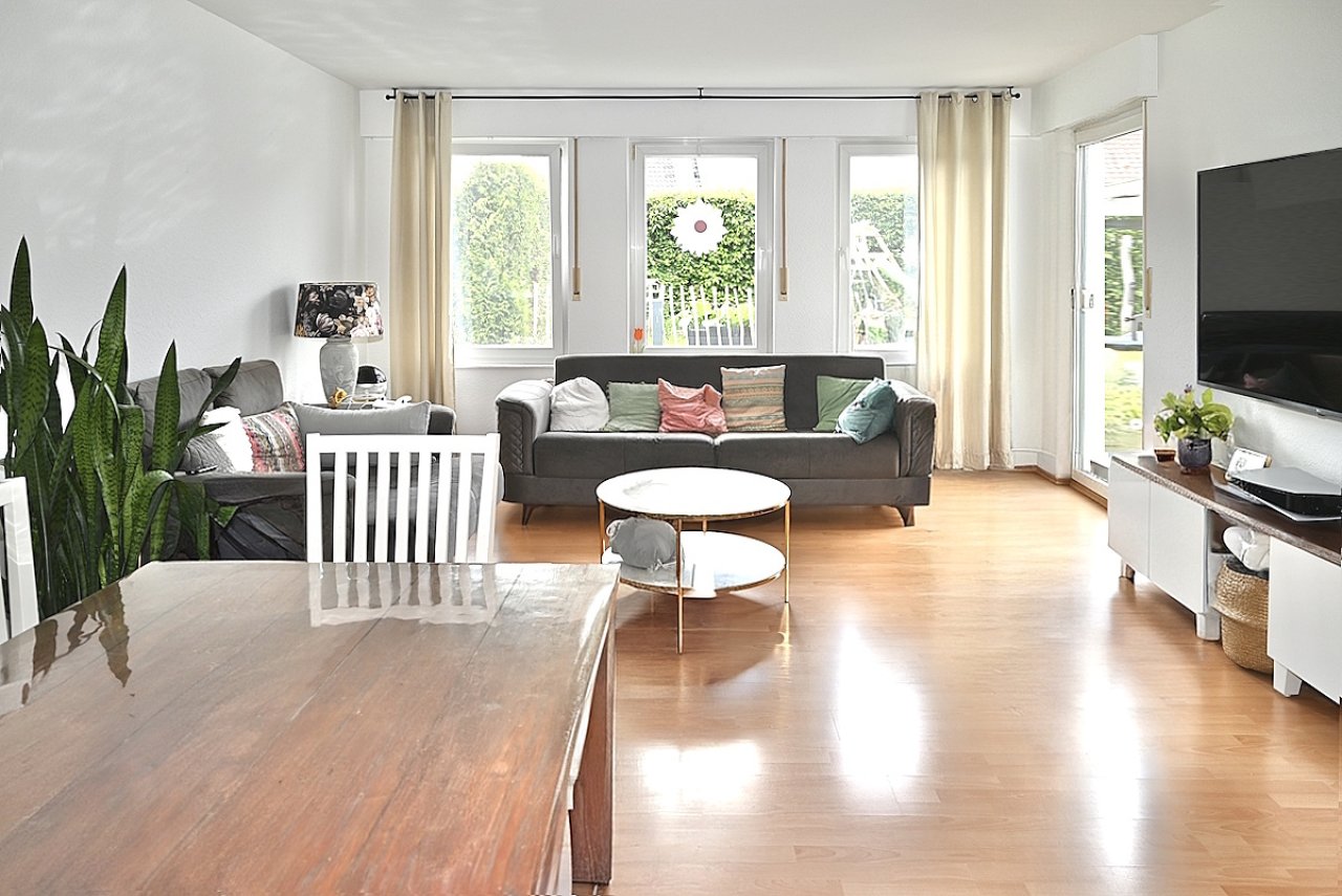 EG Wohnzimmer rechte Wohnung EG Wohnzimmer rechte Wohnung