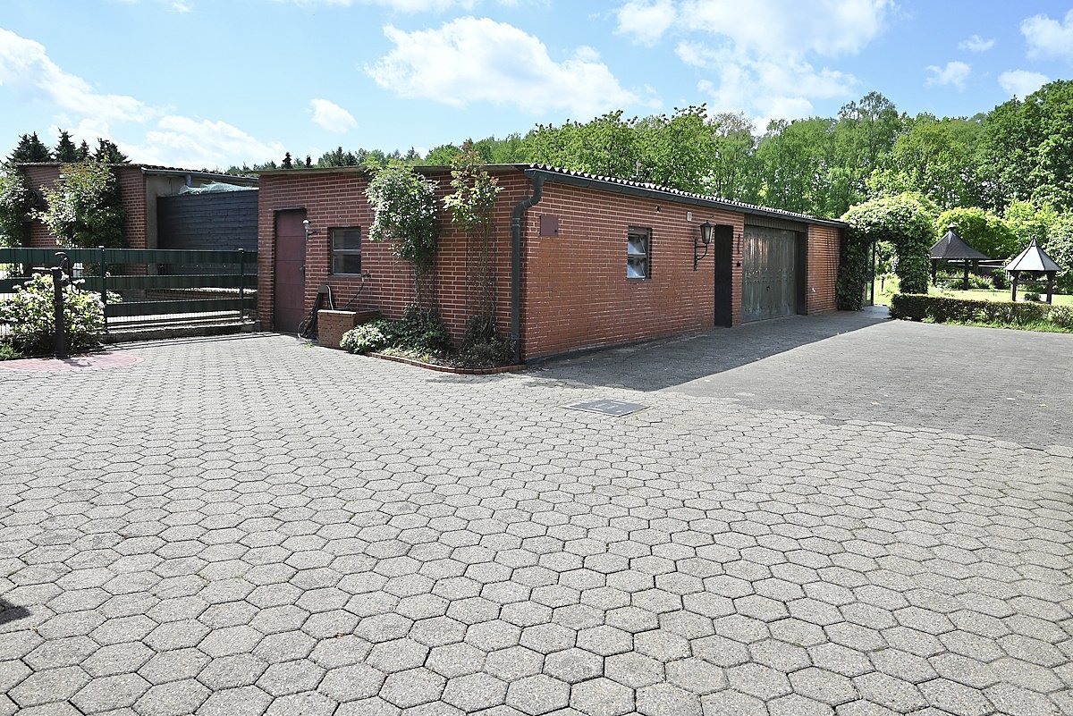 Hof hinter dem Haus Hof hinter dem Haus