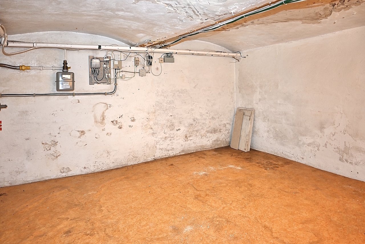 KG Zweifamilienhaus Feuchtigkeit