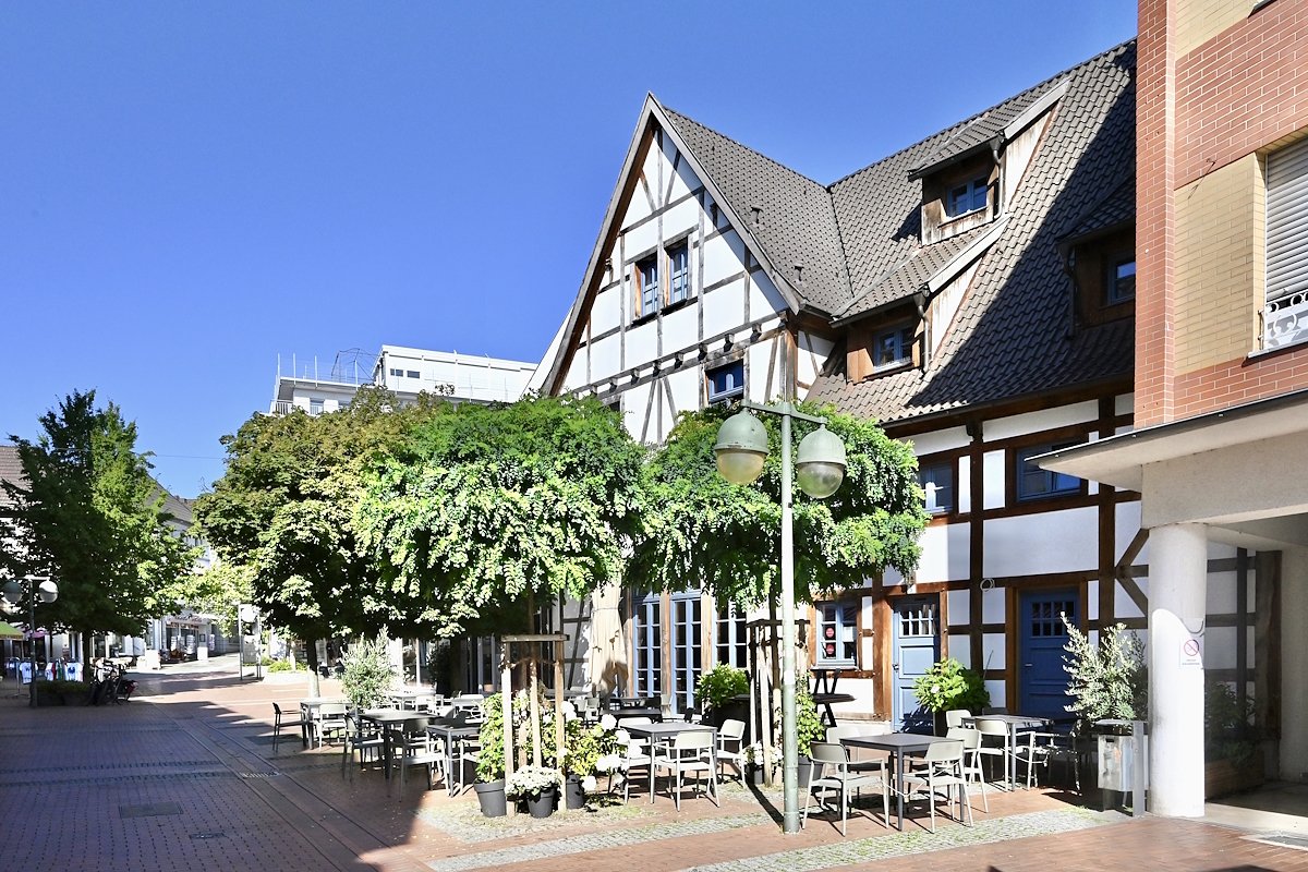 Waltrop: Das Besondere! Historisches Wohnhaus mit renommiertem Restaurant prov.frei zu verkaufen! Waltrop: Das Besondere! Historisches Wohnhaus mit renommiertem Restaurant prov.frei zu verkaufen!