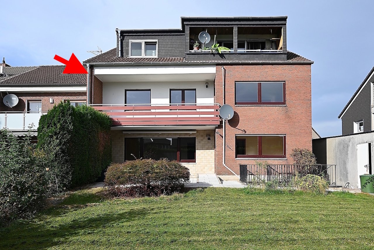 Hausrückseite mit Loggia Hausrückseite mit Loggia