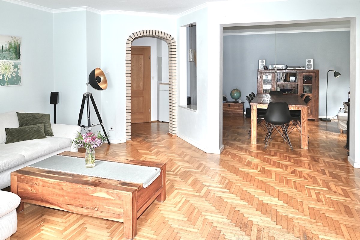 EG Wohnzimmer Blick zum Esszimmer EG Wohnzimmer Blick zum Esszimmer