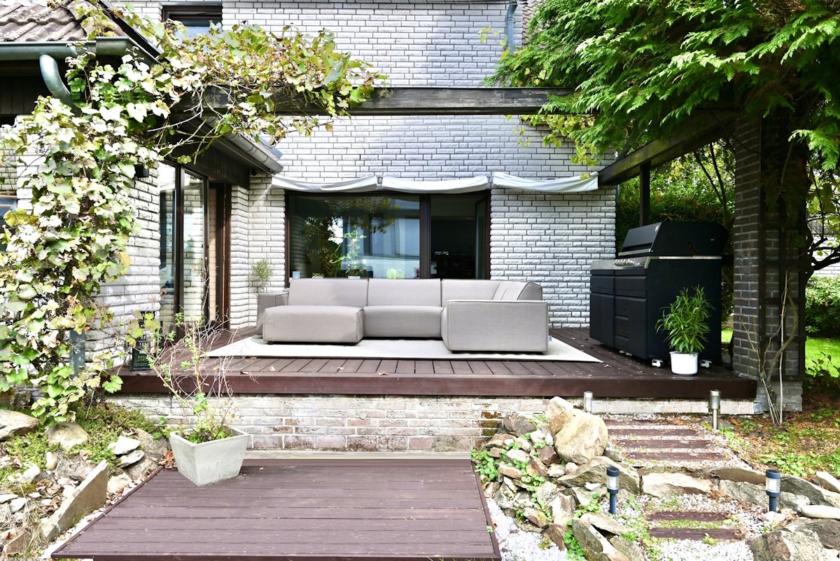 EG Blick zu Terrasse und Wohnzimmer EG Blick zu Terrasse und Wohnzimmer