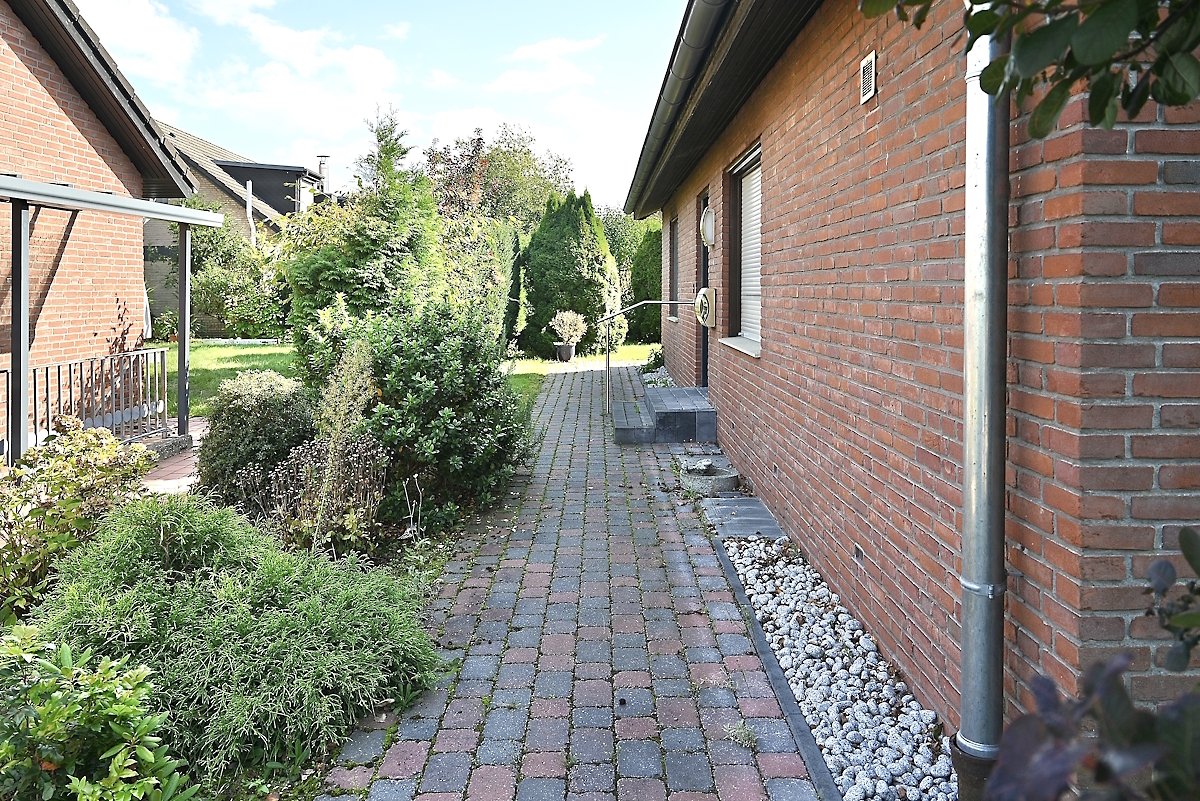 Weg zum Eingang