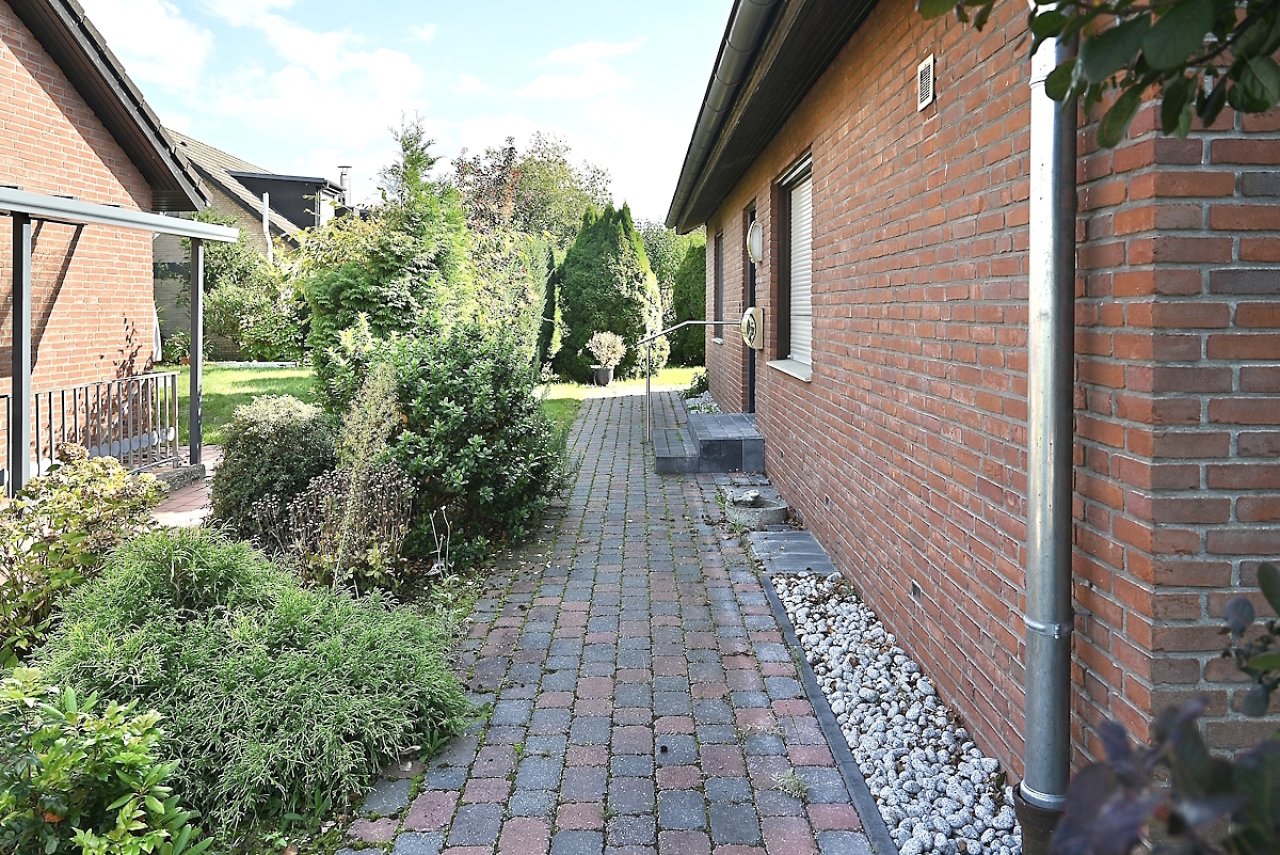 Weg zum Eingang