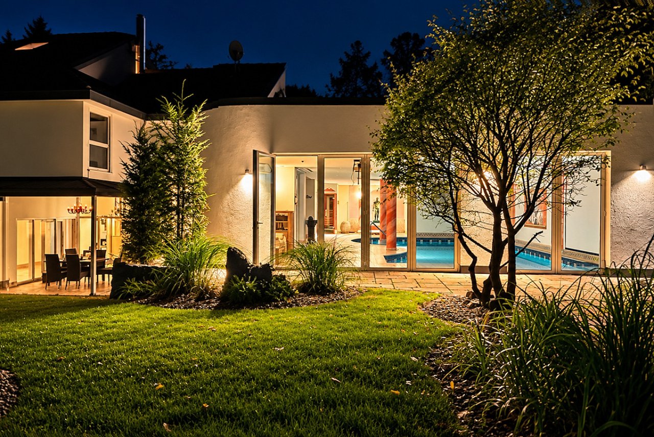 Nachtaufnahme Gartenblick zum Spa Nachtaufnahme Gartenblick zum Spa